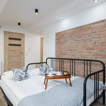 Moniuszki In Cracow By Renters דירה קרקוב